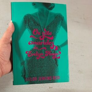 Os Sete Maridos de Evelyn Hugo Book